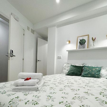 Pension Myd La Vega Oviedo Exteriör bild